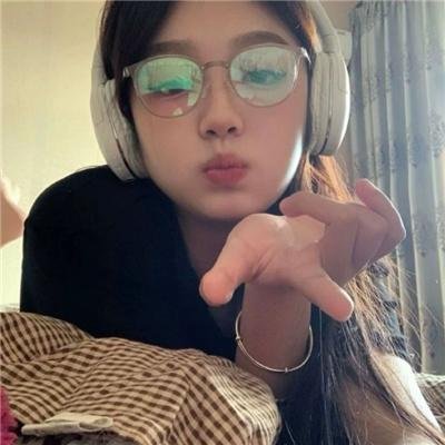 进京寻亲，被哥哥死对头宠翻天